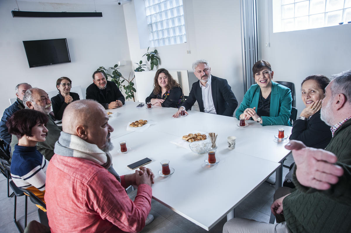 ՏԵՄ-ի թեկնածուներու «Ակօս» այցելութիւնը